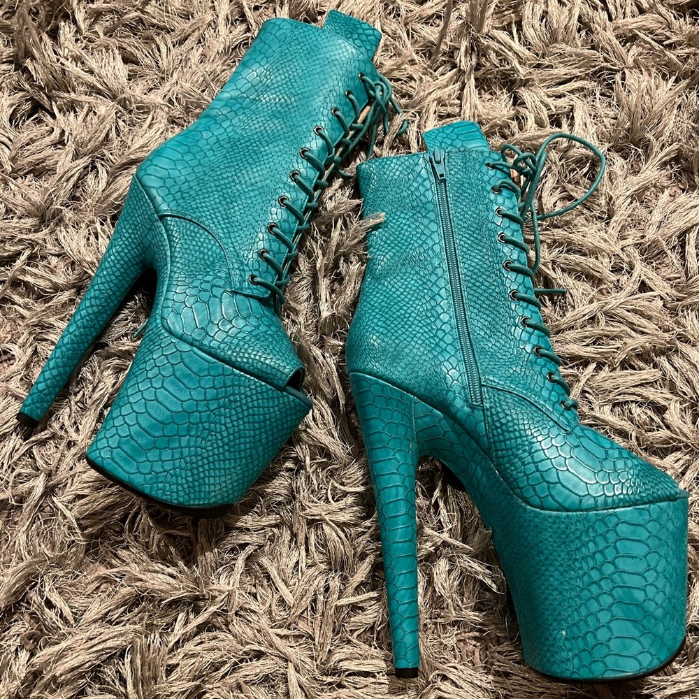 Size 8 Teal Matte Croc Peep Toe Boots!
